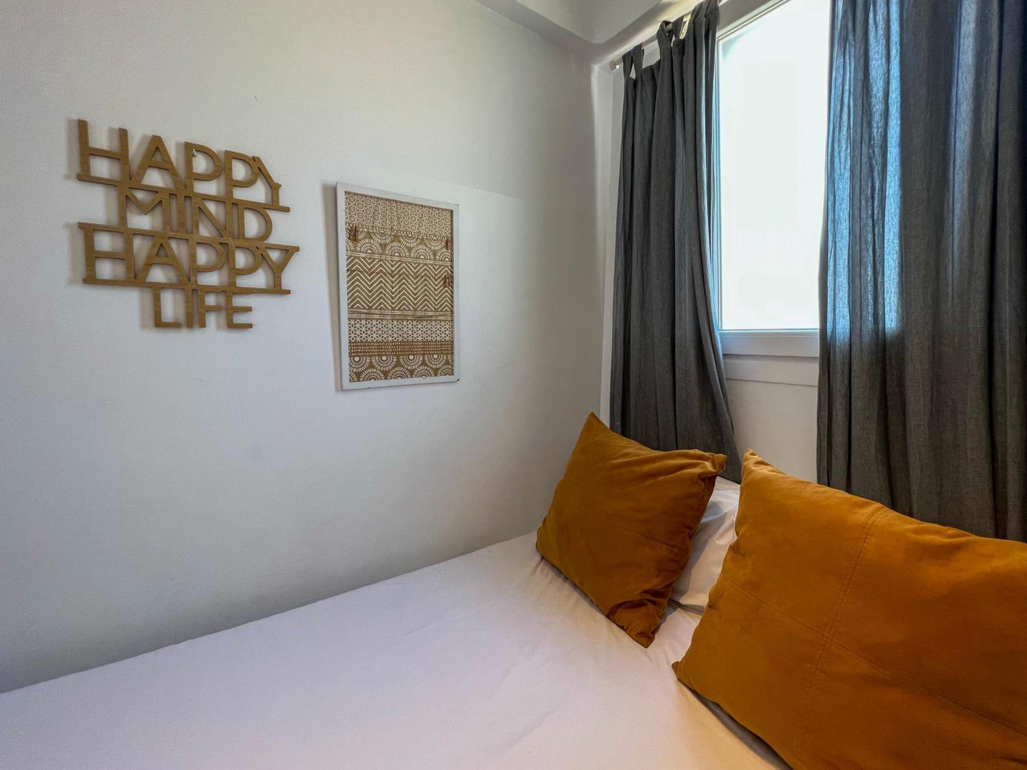 Stay U-Nique Apartments Seneca Барселона Екстериор снимка