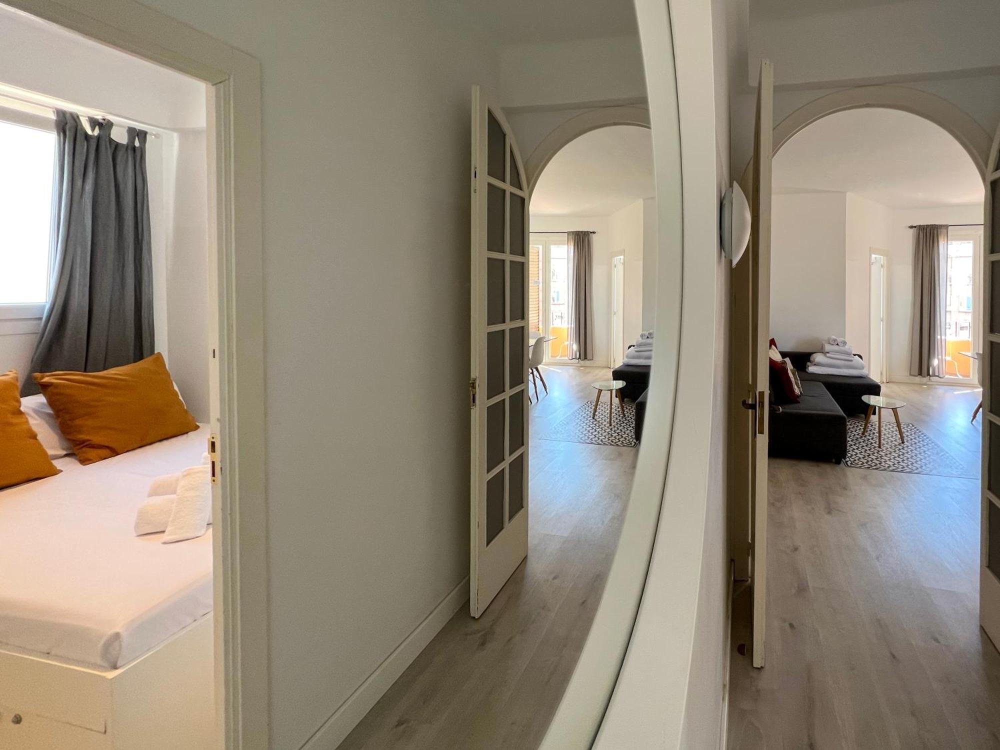Stay U-Nique Apartments Seneca Барселона Екстериор снимка